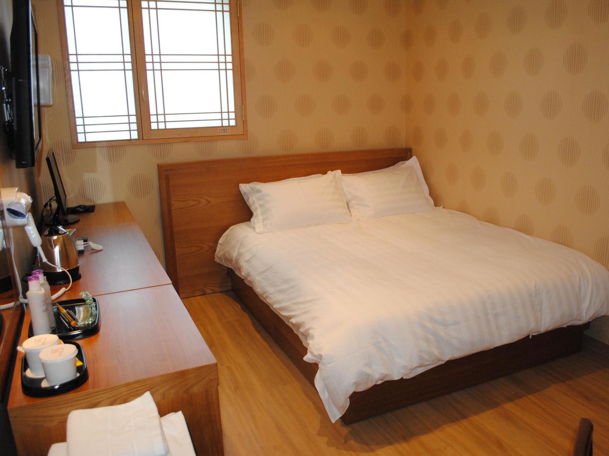 Gs Hotel Jongno Seoul Bagian luar foto