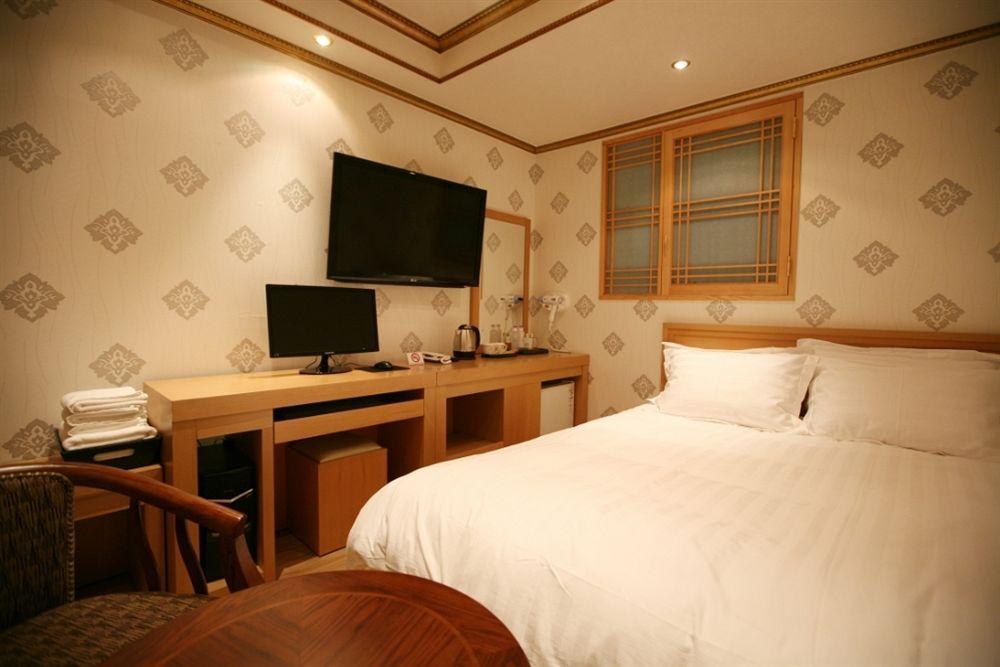 Gs Hotel Jongno Seoul Bagian luar foto