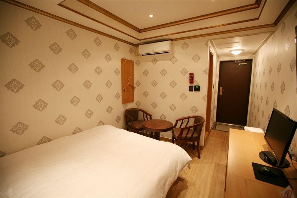Gs Hotel Jongno Seoul Bagian luar foto