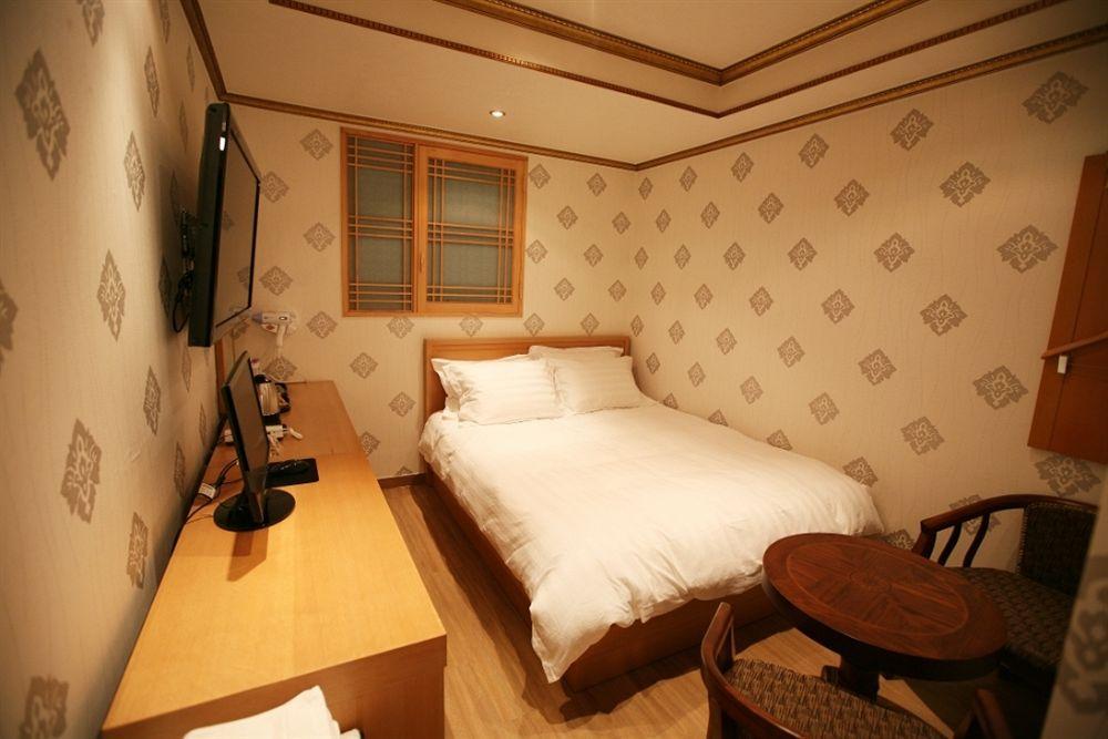Gs Hotel Jongno Seoul Bagian luar foto