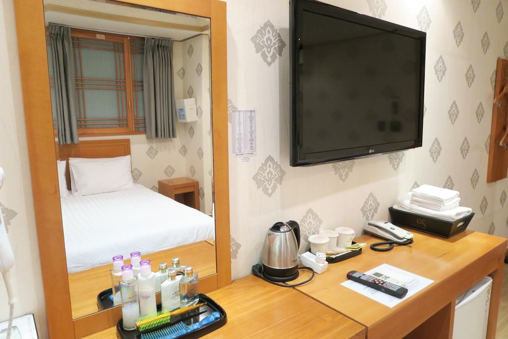 Gs Hotel Jongno Seoul Bagian luar foto