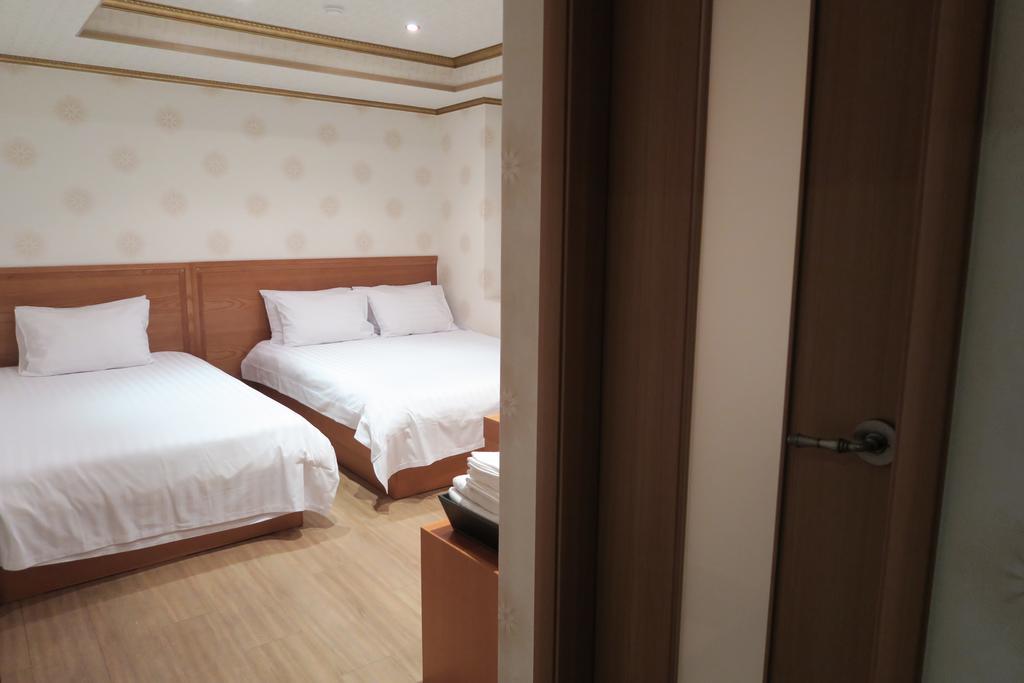 Gs Hotel Jongno Seoul Bagian luar foto