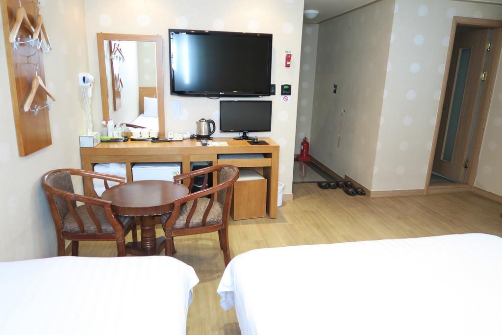 Gs Hotel Jongno Seoul Bagian luar foto
