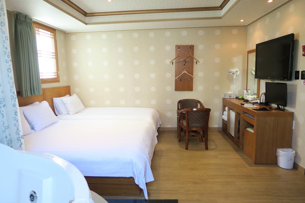 Gs Hotel Jongno Seoul Bagian luar foto