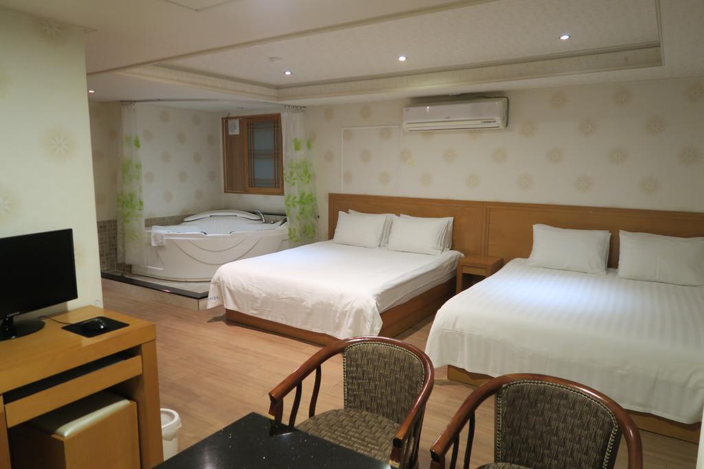 Gs Hotel Jongno Seoul Bagian luar foto