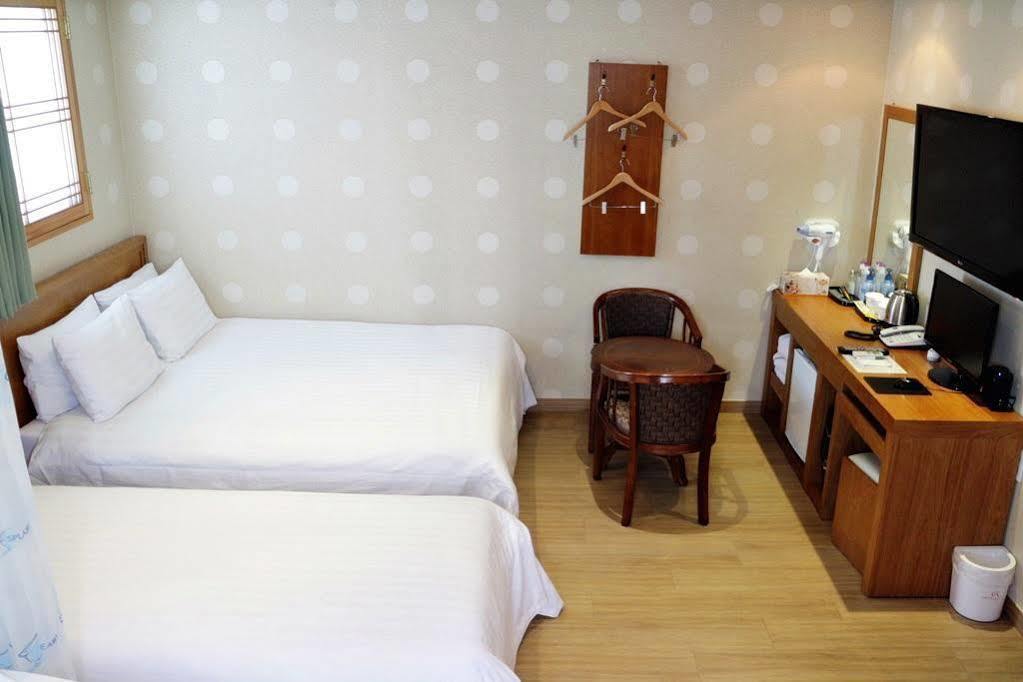 Gs Hotel Jongno Seoul Bagian luar foto