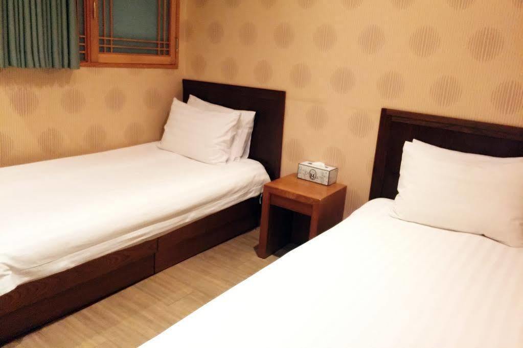 Gs Hotel Jongno Seoul Bagian luar foto