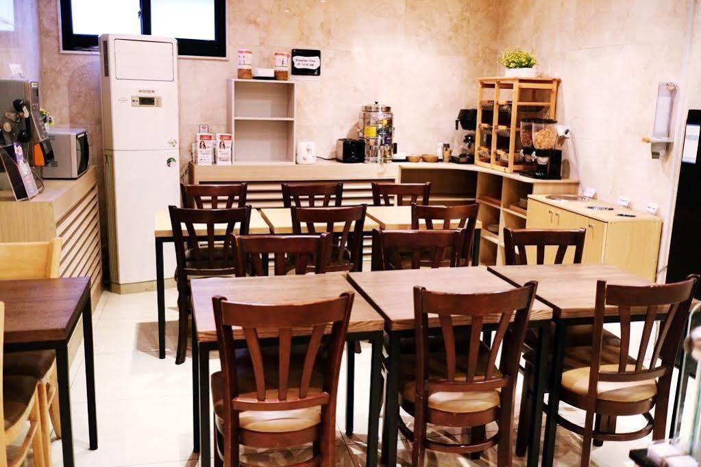 Gs Hotel Jongno Seoul Bagian luar foto
