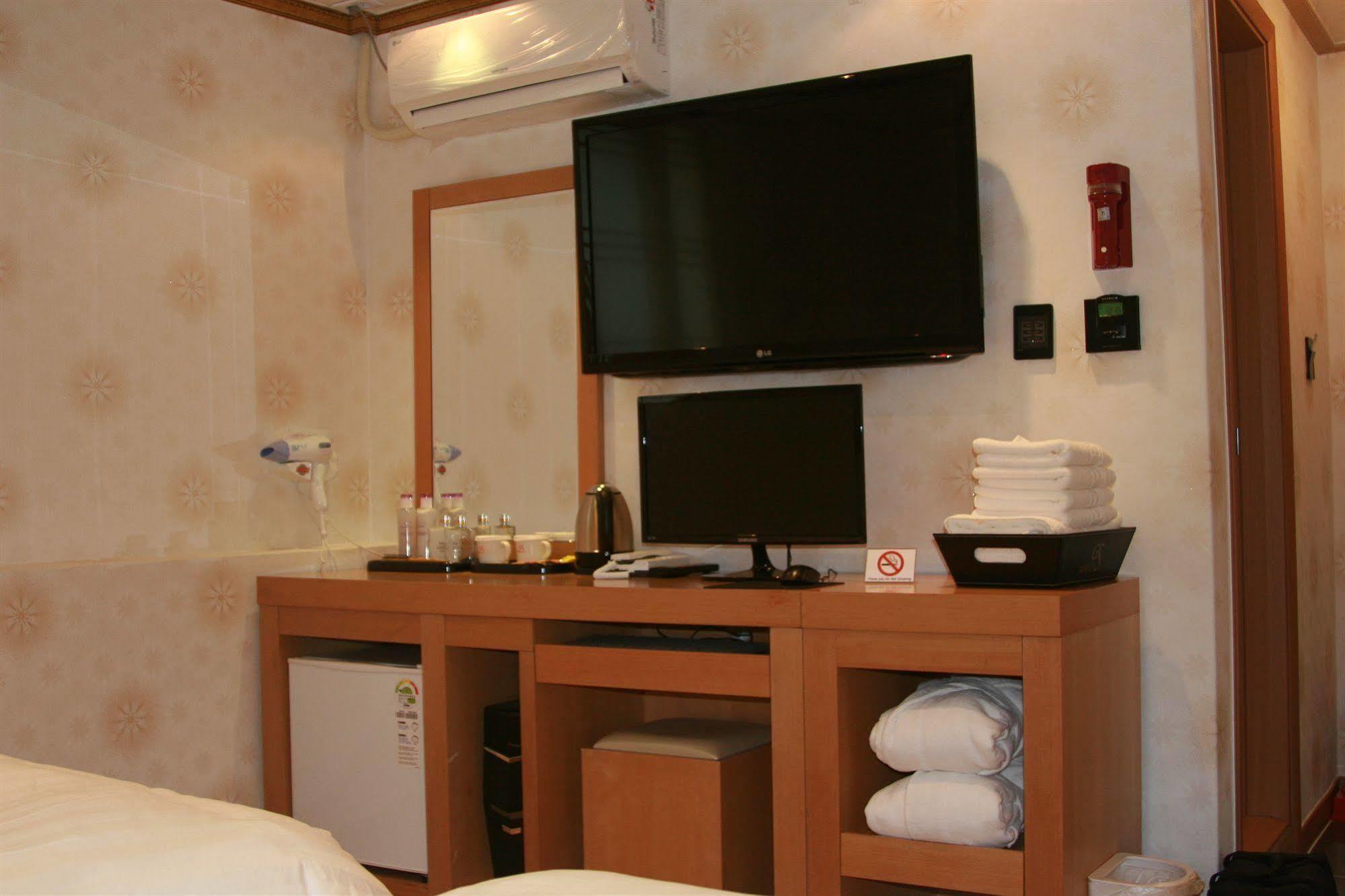 Gs Hotel Jongno Seoul Bagian luar foto