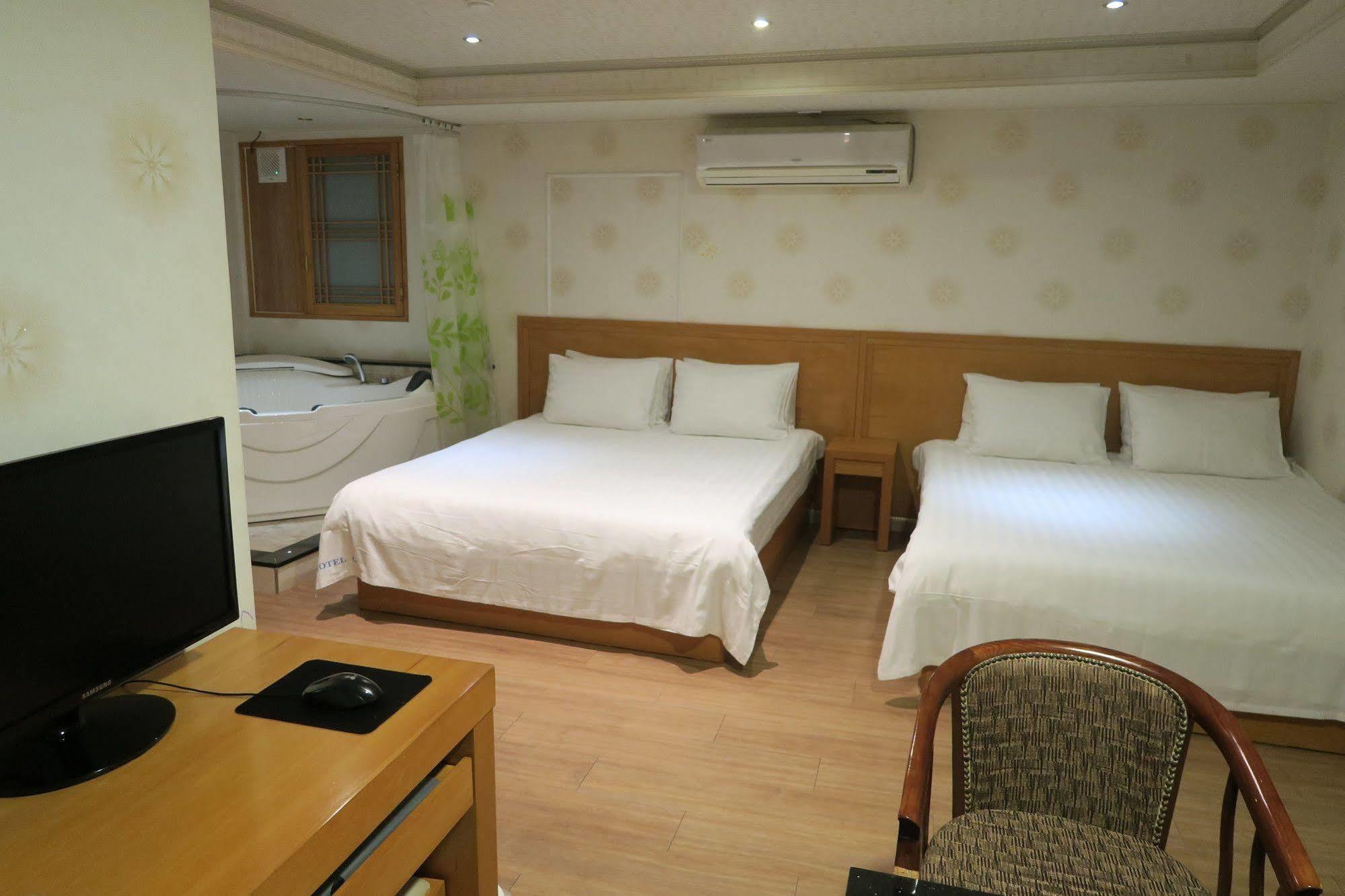 Gs Hotel Jongno Seoul Bagian luar foto